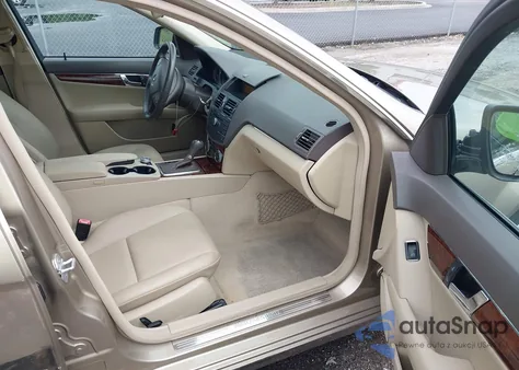 2009 Mercedes-Benz C 300 Luxury/Sport from USA, damaged, VIN WDDGF54X69R063653